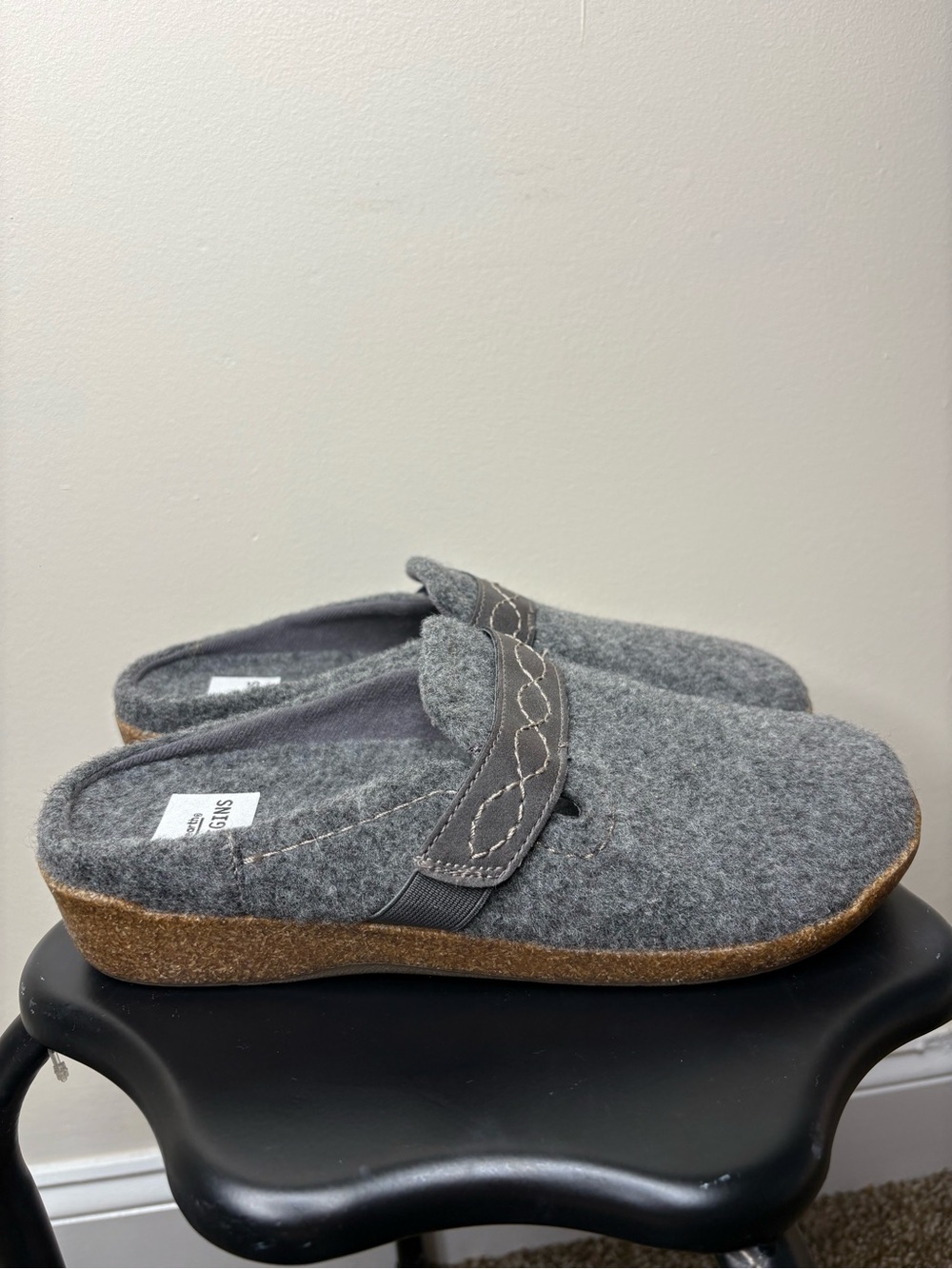 Earth Origins Janet Grey Clogs Wool - Picture 2 of 9